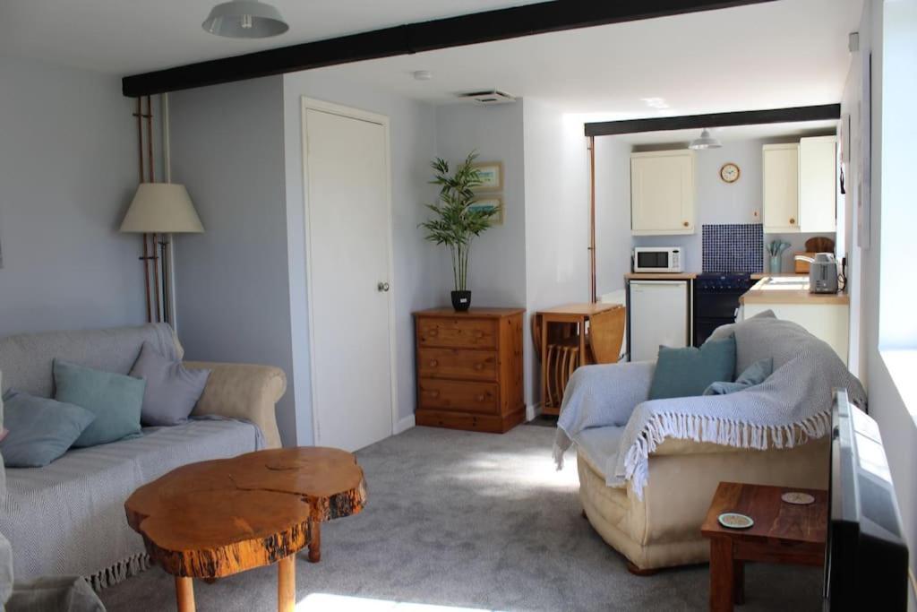 Cozy Country Cottage With Beautiful Rural Views New Quay Εξωτερικό φωτογραφία